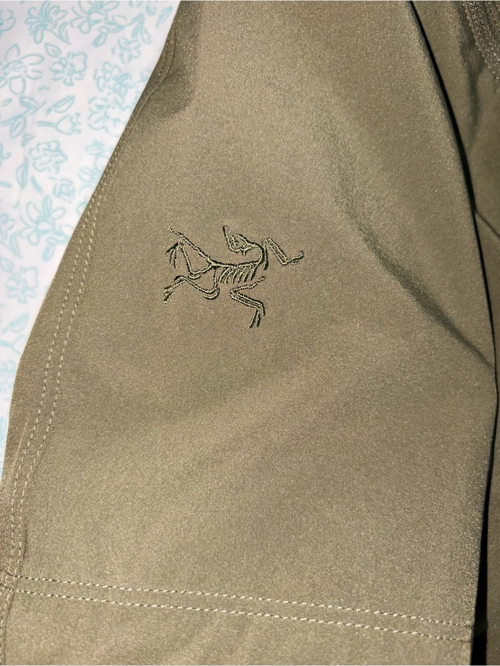 Mens Arcteryx Shorts sz 34 - Picture 3 of 6